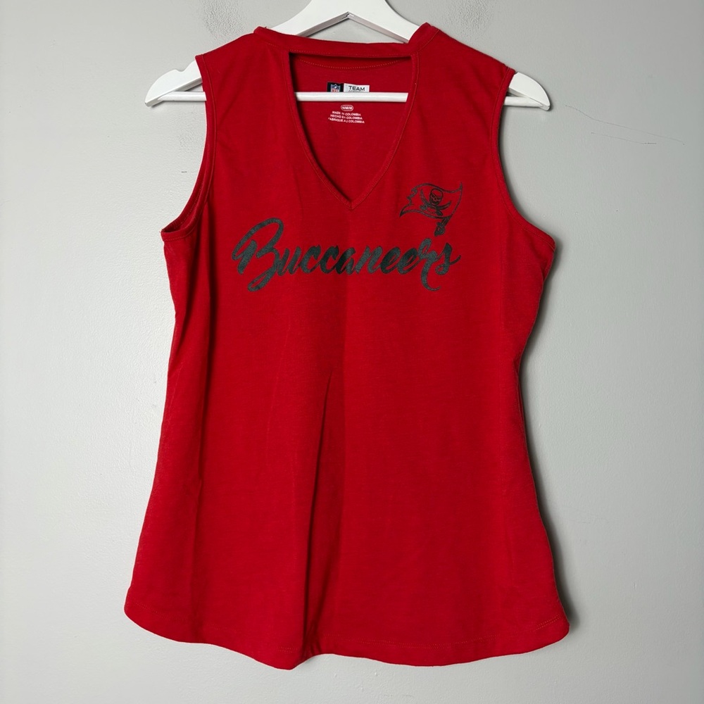 NFL Team Apparel Red Open Neck‎ Tampa Bay Buccaneers Tank Top Medium